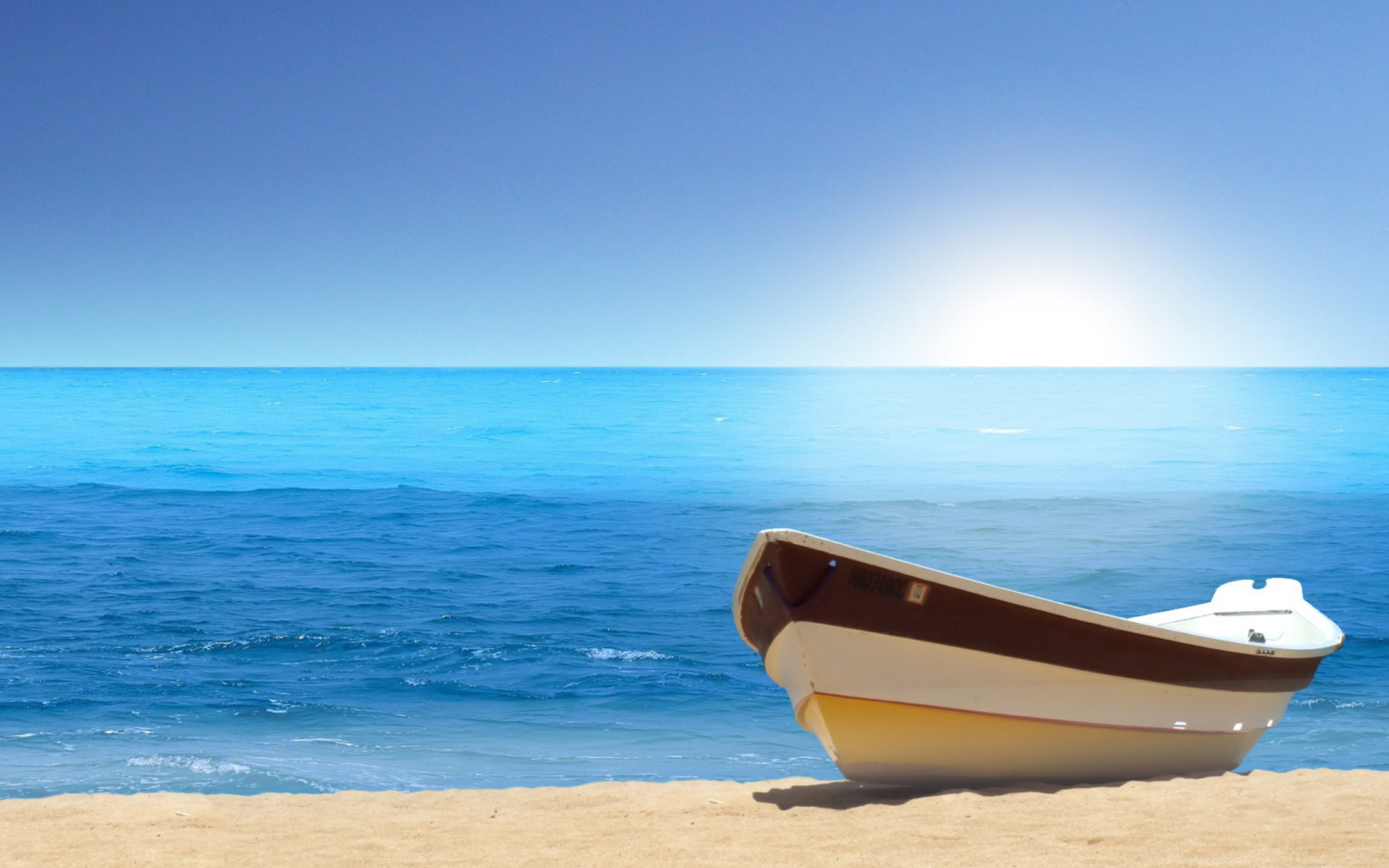 Boat On Beach screenshot #1 2560x1600
