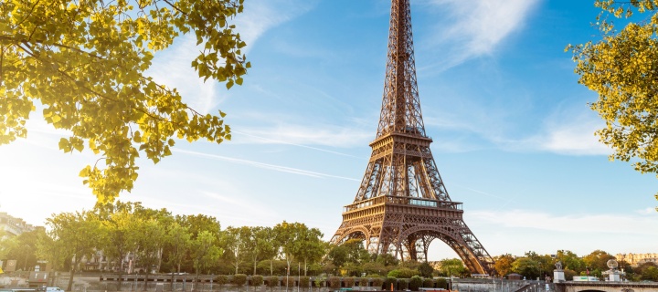 Fondo de pantalla Paris Symbol Eiffel Tower 720x320