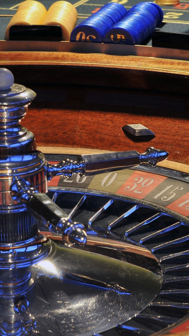 Roulette in Casino not Online Game wallpaper 640x1136