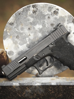 Fondo de pantalla Glock 17 Austrian Pistol 240x320