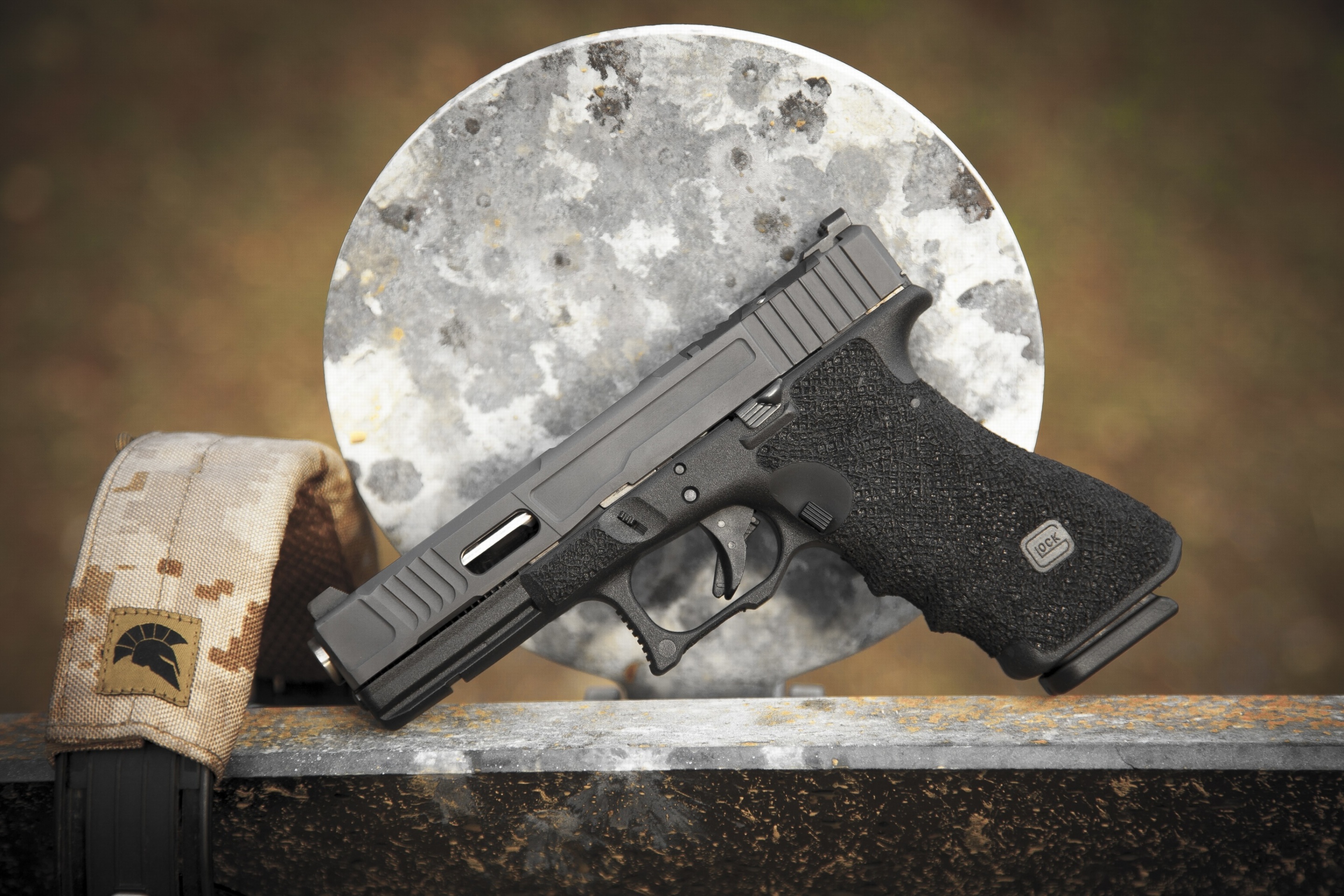 Das Glock 17 Austrian Pistol Wallpaper 2880x1920