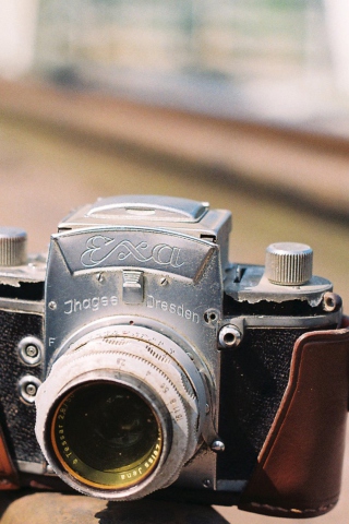 Vintage Photo Camera wallpaper 320x480