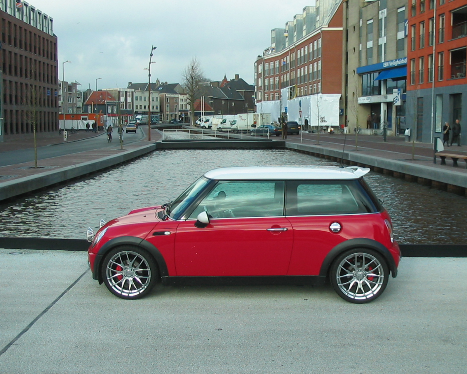 Das Red Mini Cooper Holland Wallpaper 1600x1280