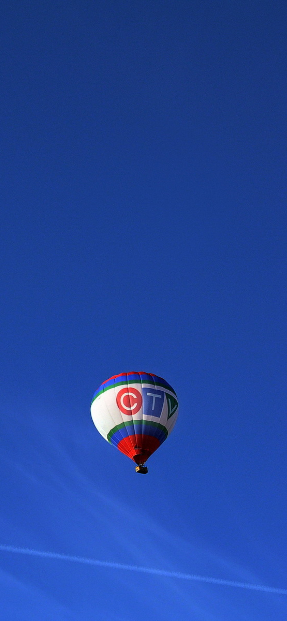 Обои Balloon In Blue Sky 1170x2532