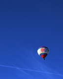Das Balloon In Blue Sky Wallpaper 128x160
