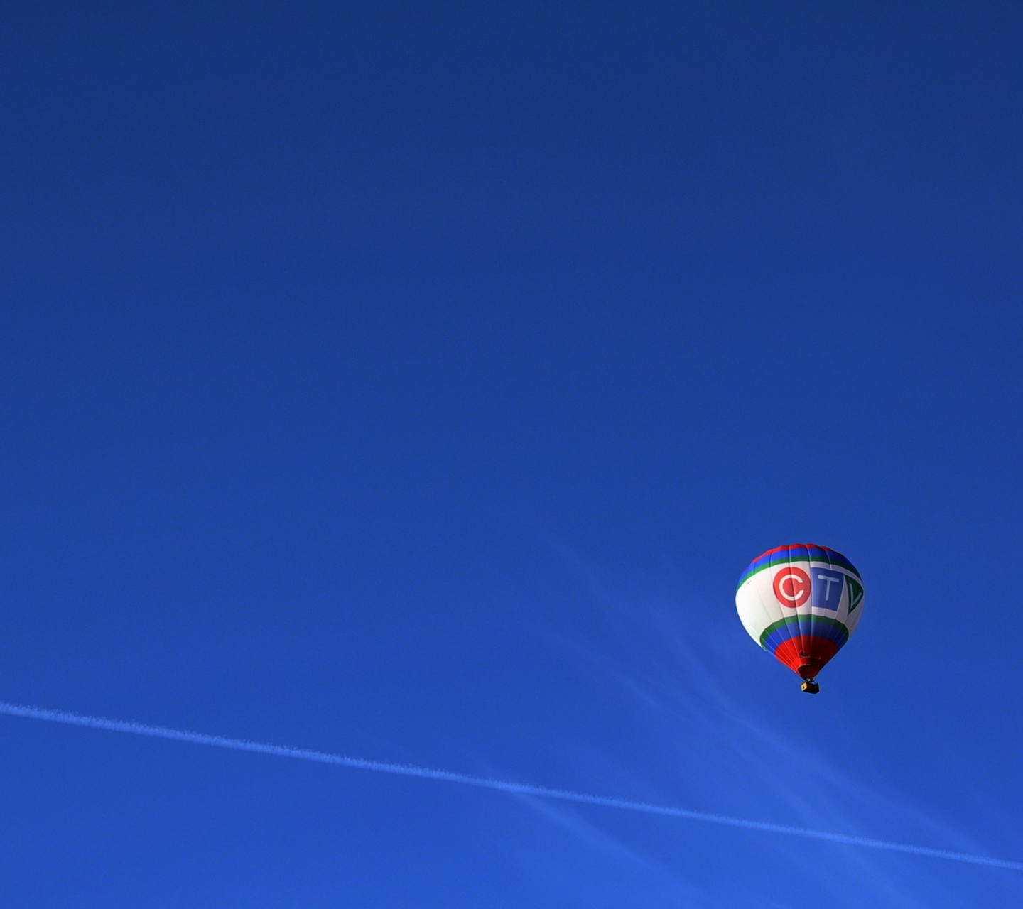 Das Balloon In Blue Sky Wallpaper 1440x1280