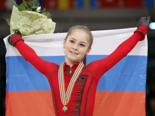 Julia Lipnitskaya Ice Skater Champion 2014 wallpaper 320x240