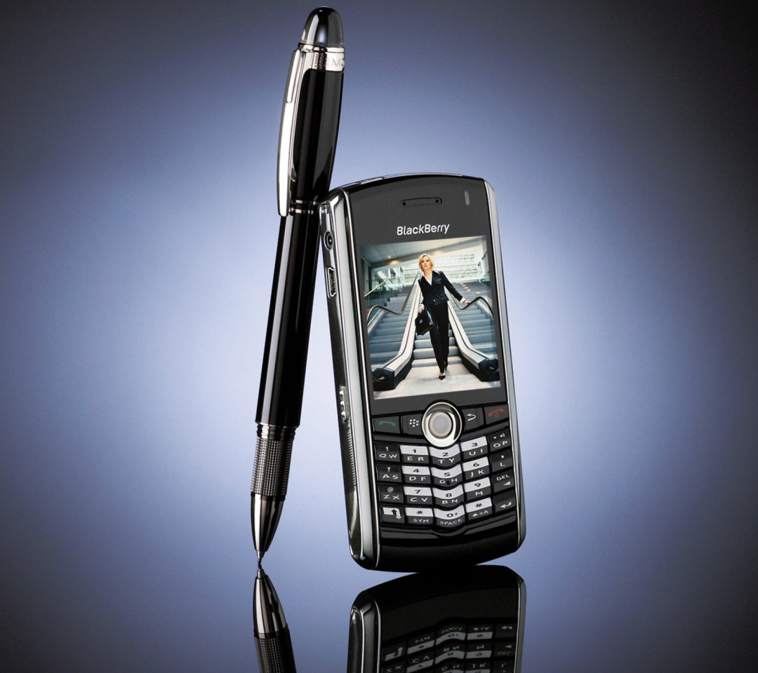 Обои Blackberry Pearl Vs Pen 1080x960