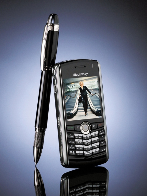 Blackberry Pearl Vs Pen wallpaper 480x640