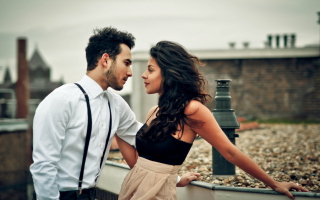 Beautiful Couple On Date - Obrázkek zdarma pro Sony Xperia M