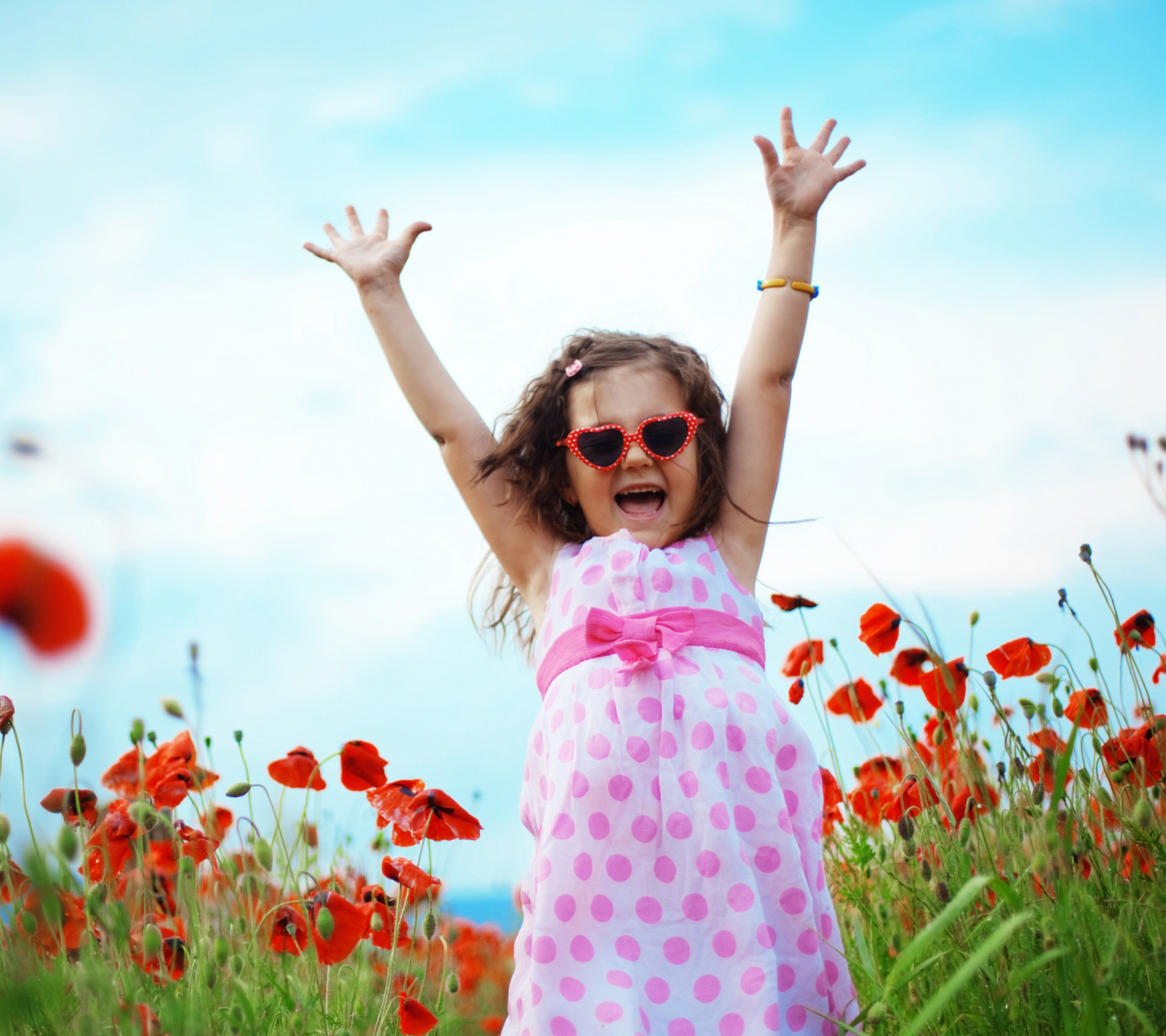 Das Happy Little Girl Wallpaper 1440x1280