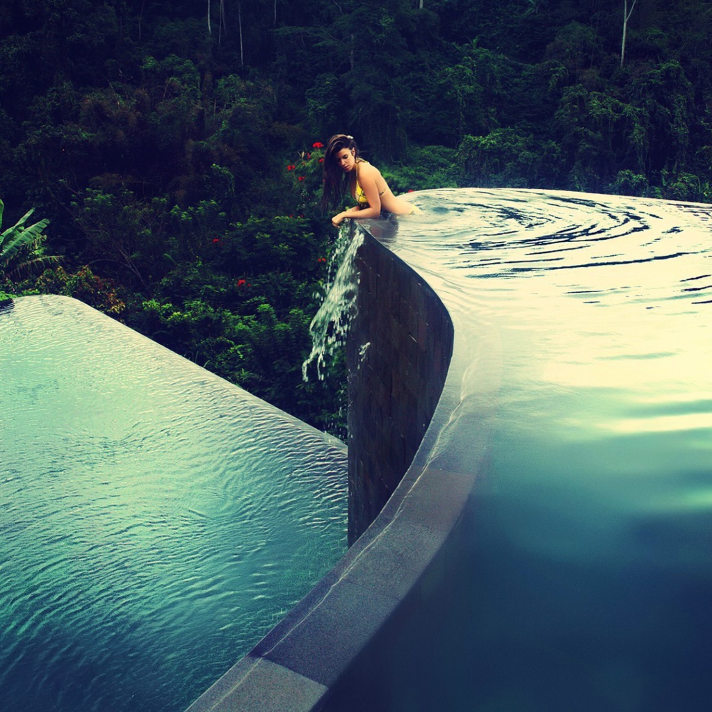 Das Dreamy Pool In Tropical Paradise Wallpaper 1024x1024