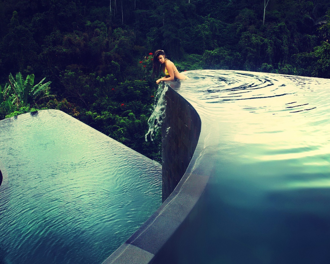 Обои Dreamy Pool In Tropical Paradise 1280x1024