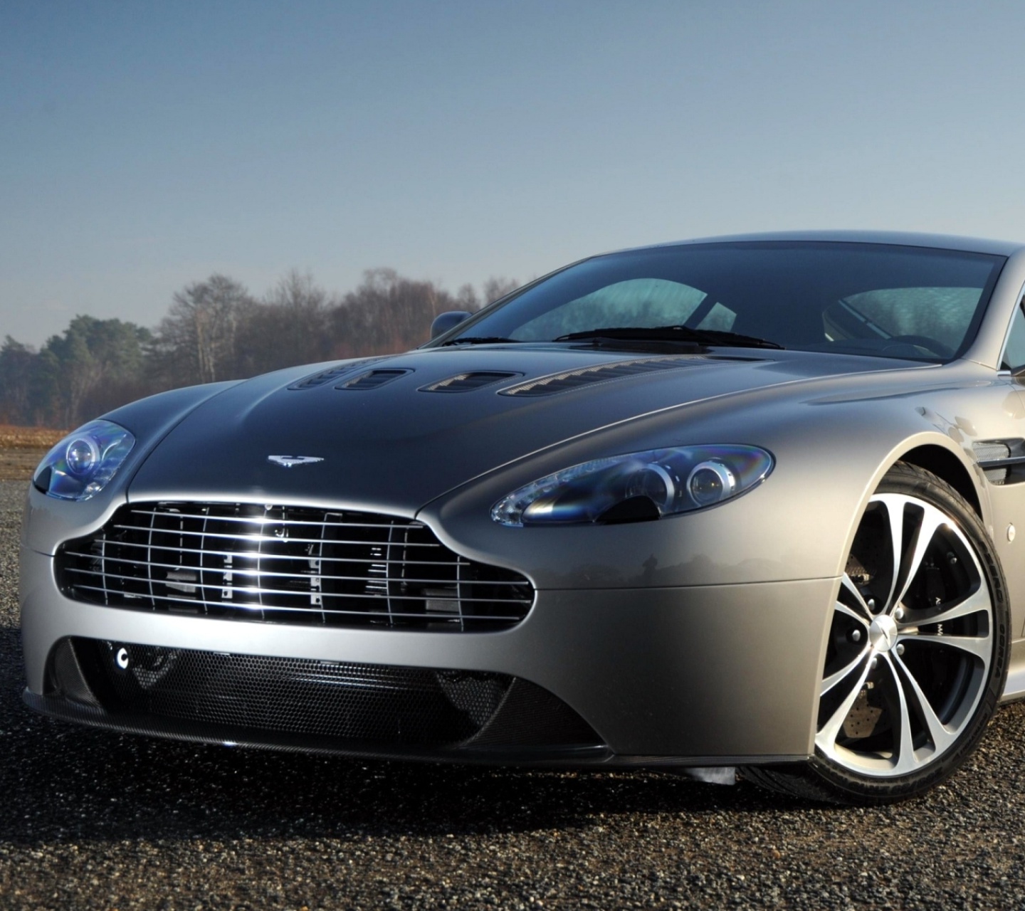 Fondo de pantalla Aston Martin V8 Vantage 1440x1280