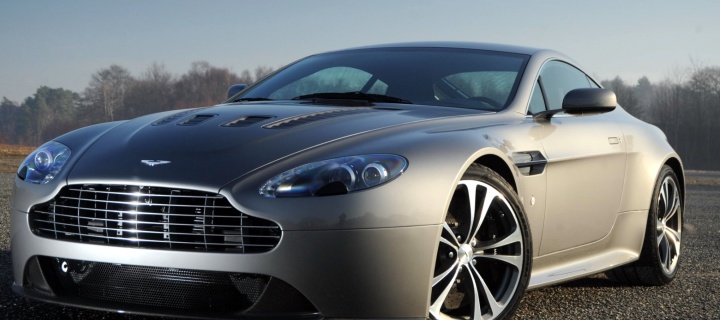 Screenshot №1 pro téma Aston Martin V8 Vantage 720x320