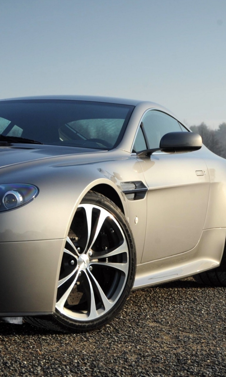 Fondo de pantalla Aston Martin V8 Vantage 768x1280