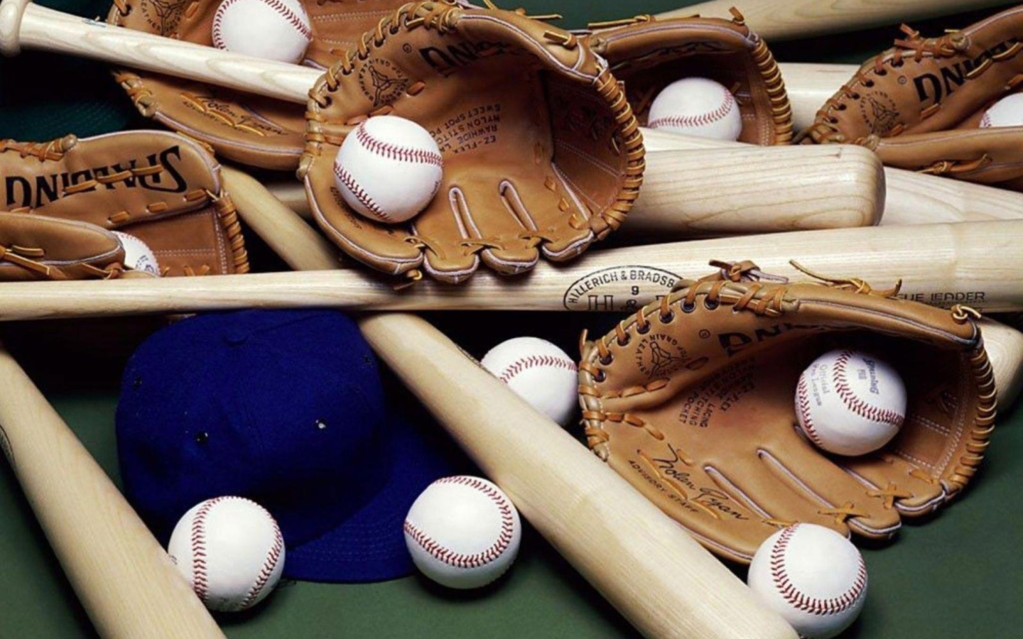 Das Baseball Bats And Balls Wallpaper 1440x900