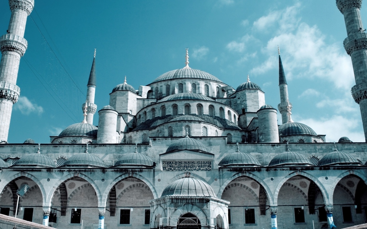 Fondo de pantalla Sultan Ahmed Mosque in Istanbul 1280x800