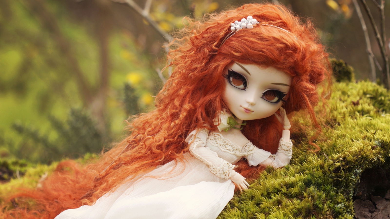 Fondo de pantalla Curly Redhead Doll 1600x900