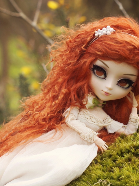 Das Curly Redhead Doll Wallpaper 480x640