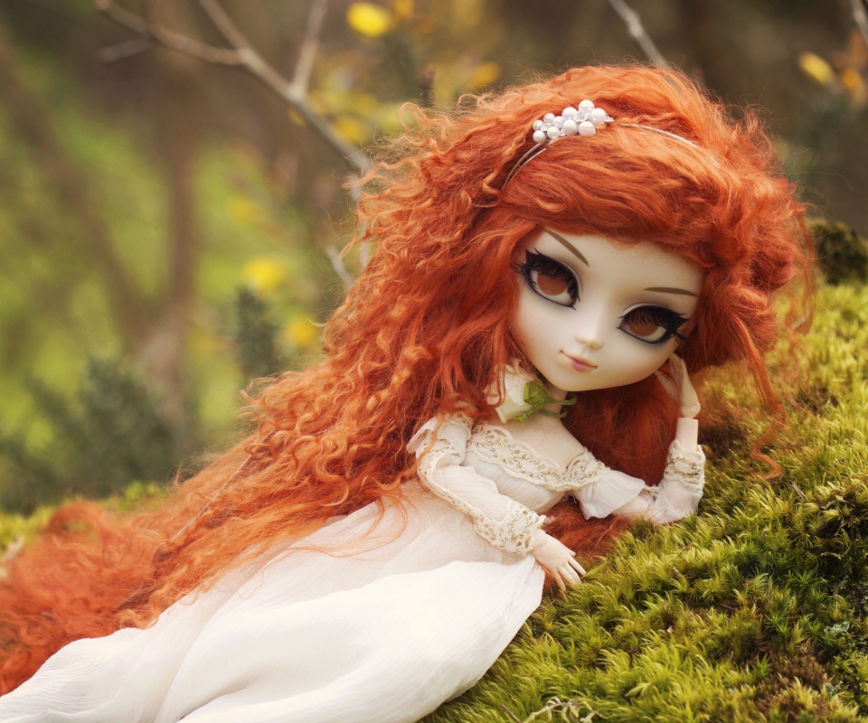 Das Curly Redhead Doll Wallpaper 960x800