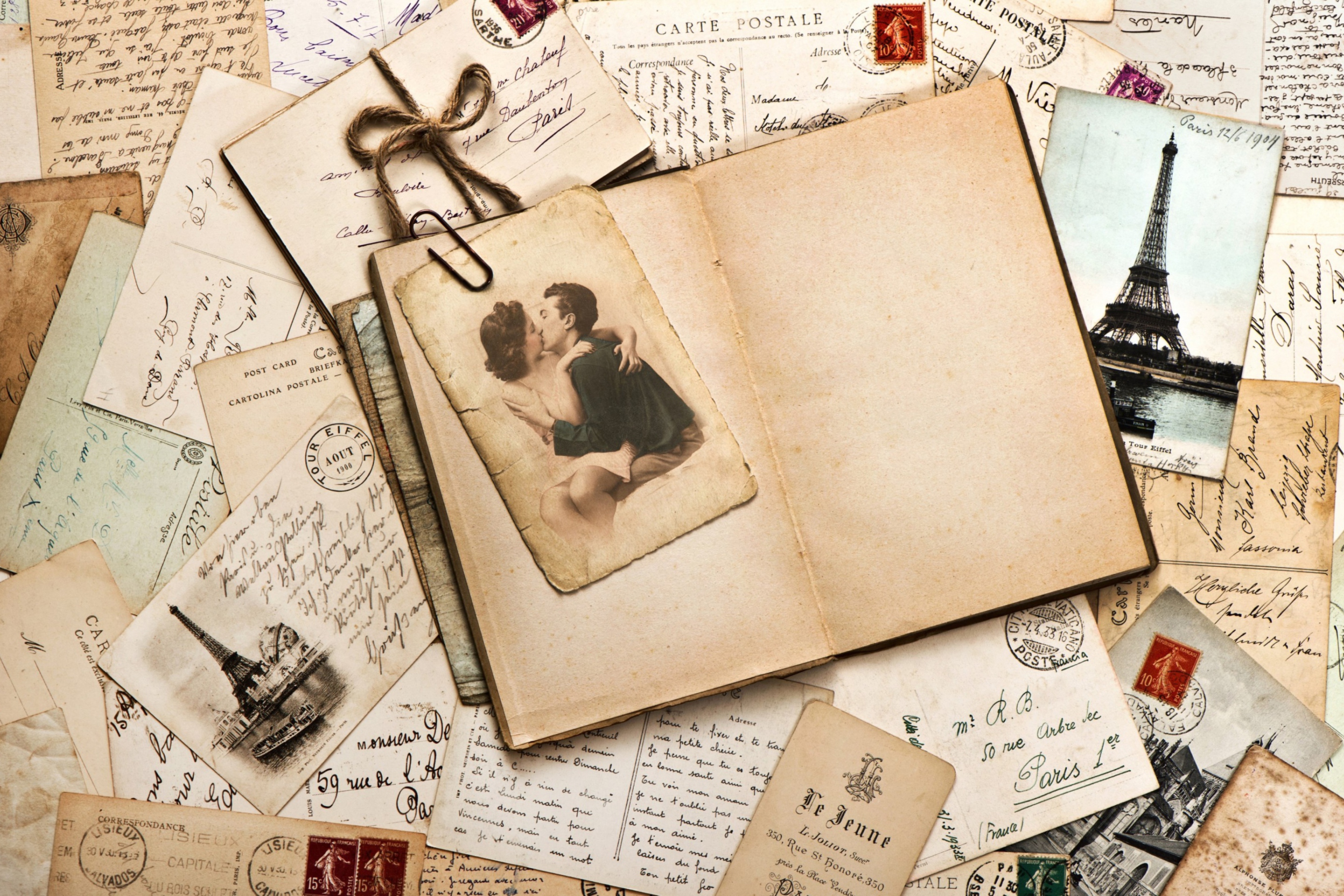 Vintage Letters wallpaper 2880x1920