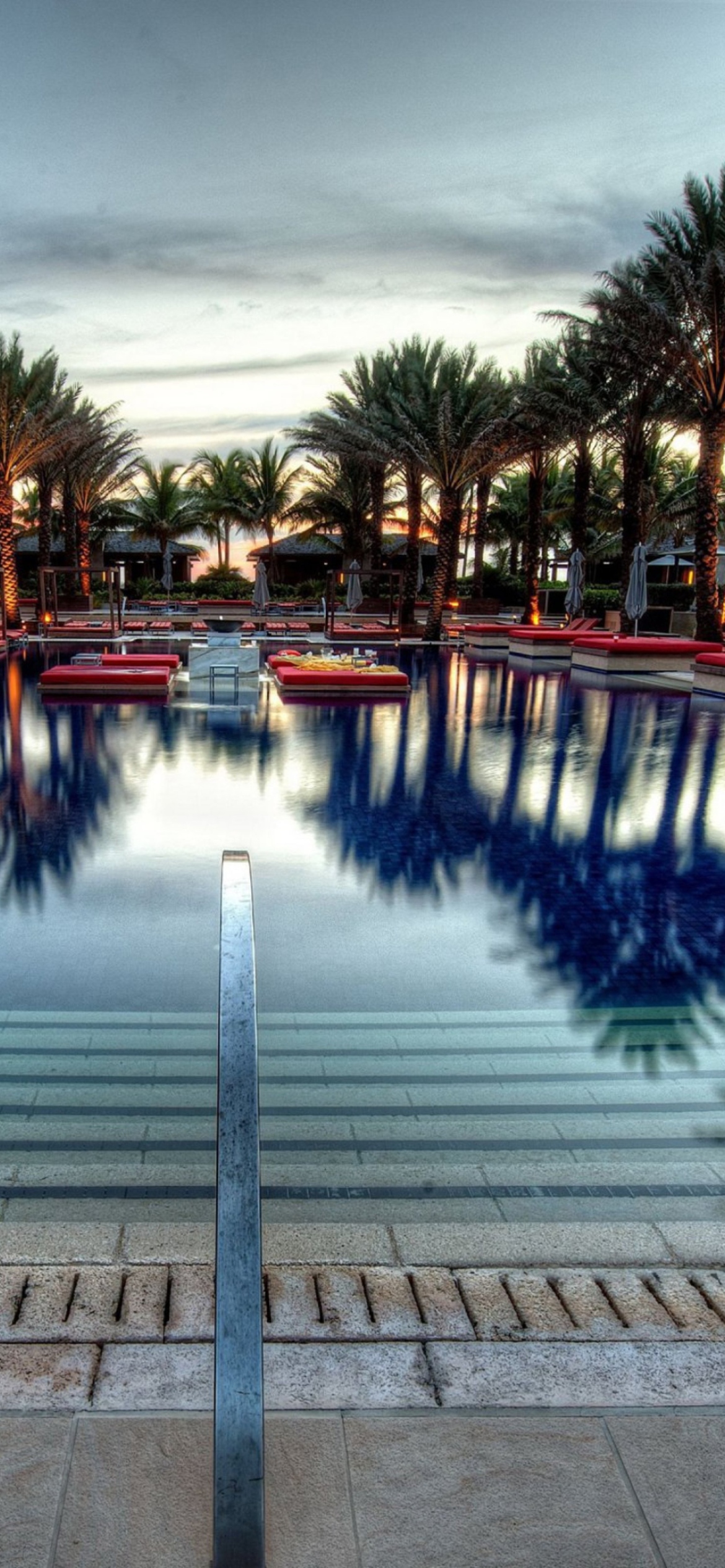Fondo de pantalla Pool Villa Resort Phuket 1170x2532
