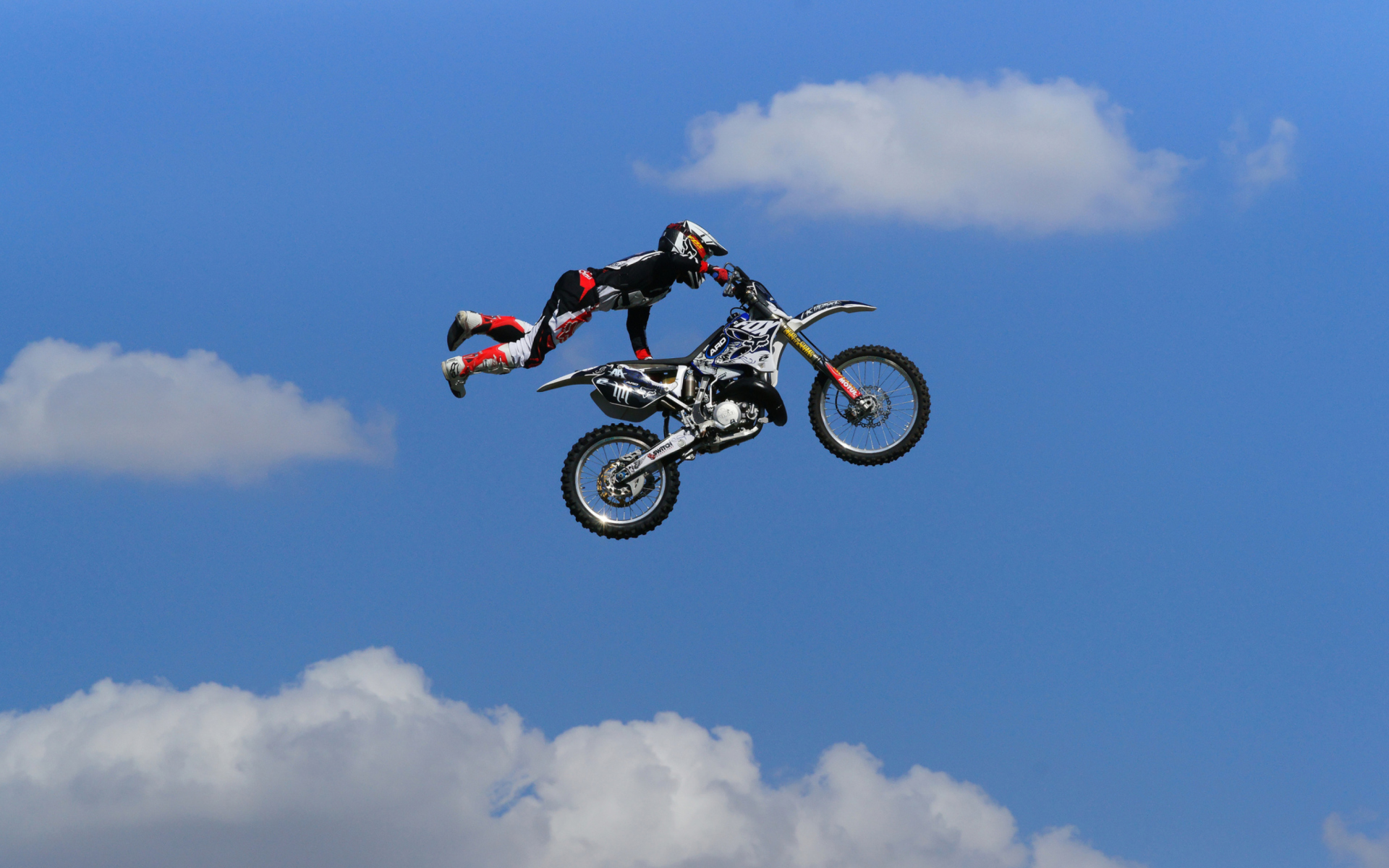 Motorcycle Jump wallpaper 1920x1200