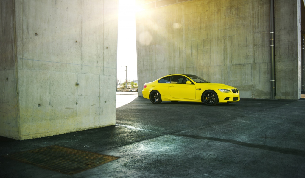 Yellow BMW wallpaper 1024x600