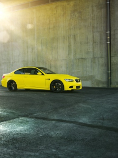 Das Yellow BMW Wallpaper 240x320