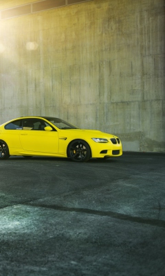 Das Yellow BMW Wallpaper 240x400
