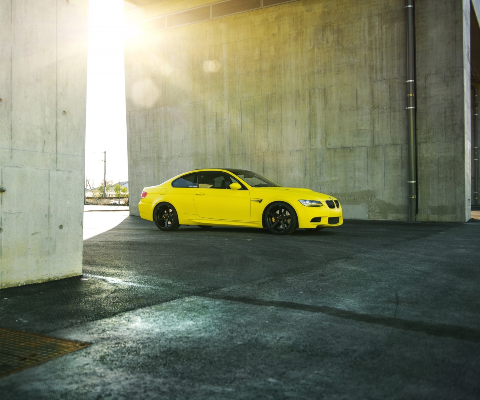 Das Yellow BMW Wallpaper 960x800