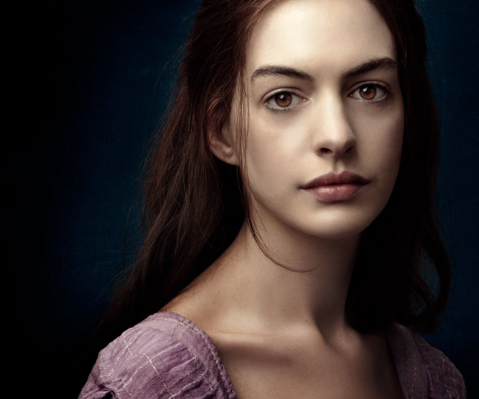Обои Anne Hathaway In Les Miserables 960x800