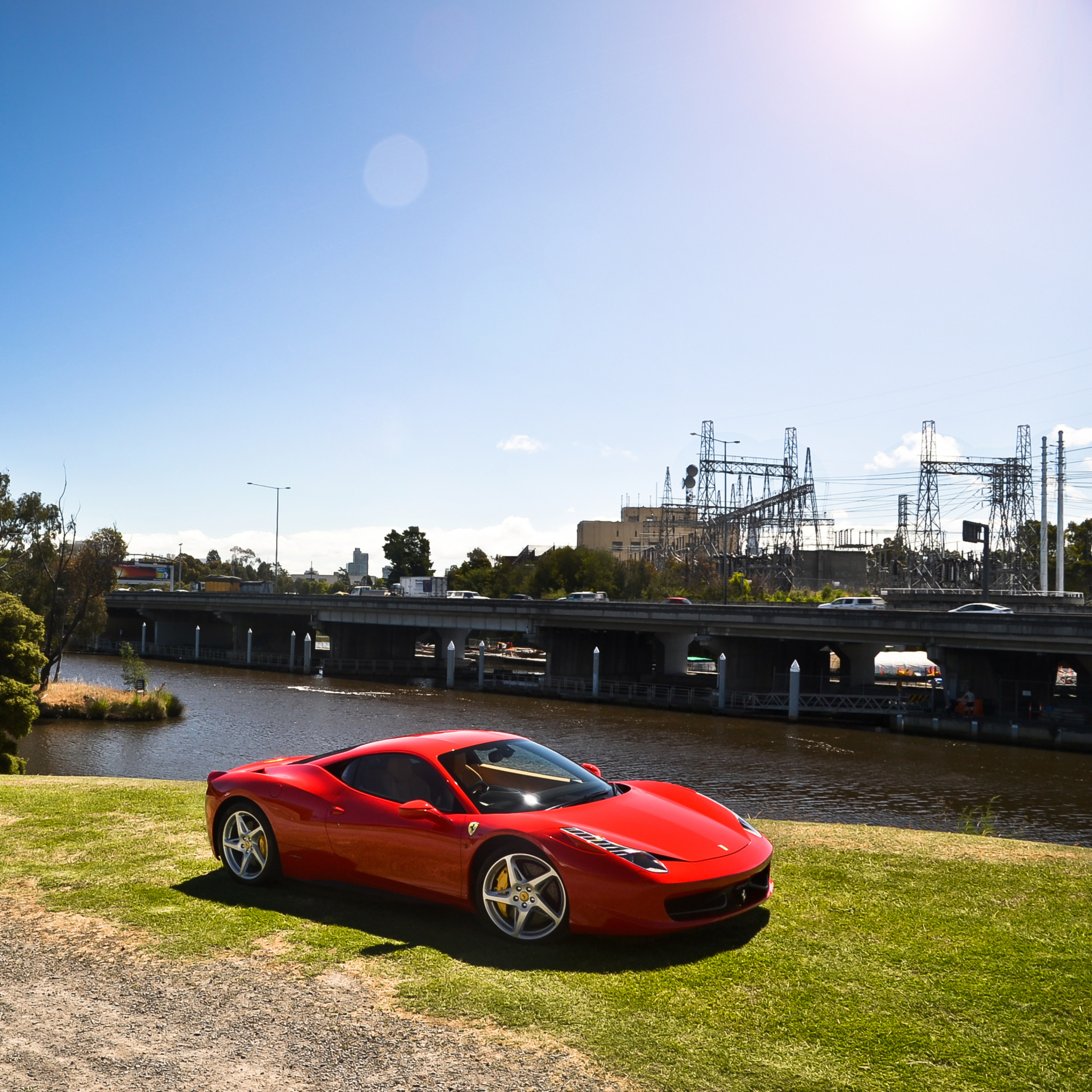 Fondo de pantalla Ferrari 458 Italia 2048x2048