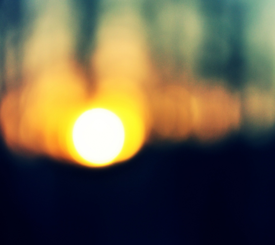 Обои Blurred Sunset 960x854