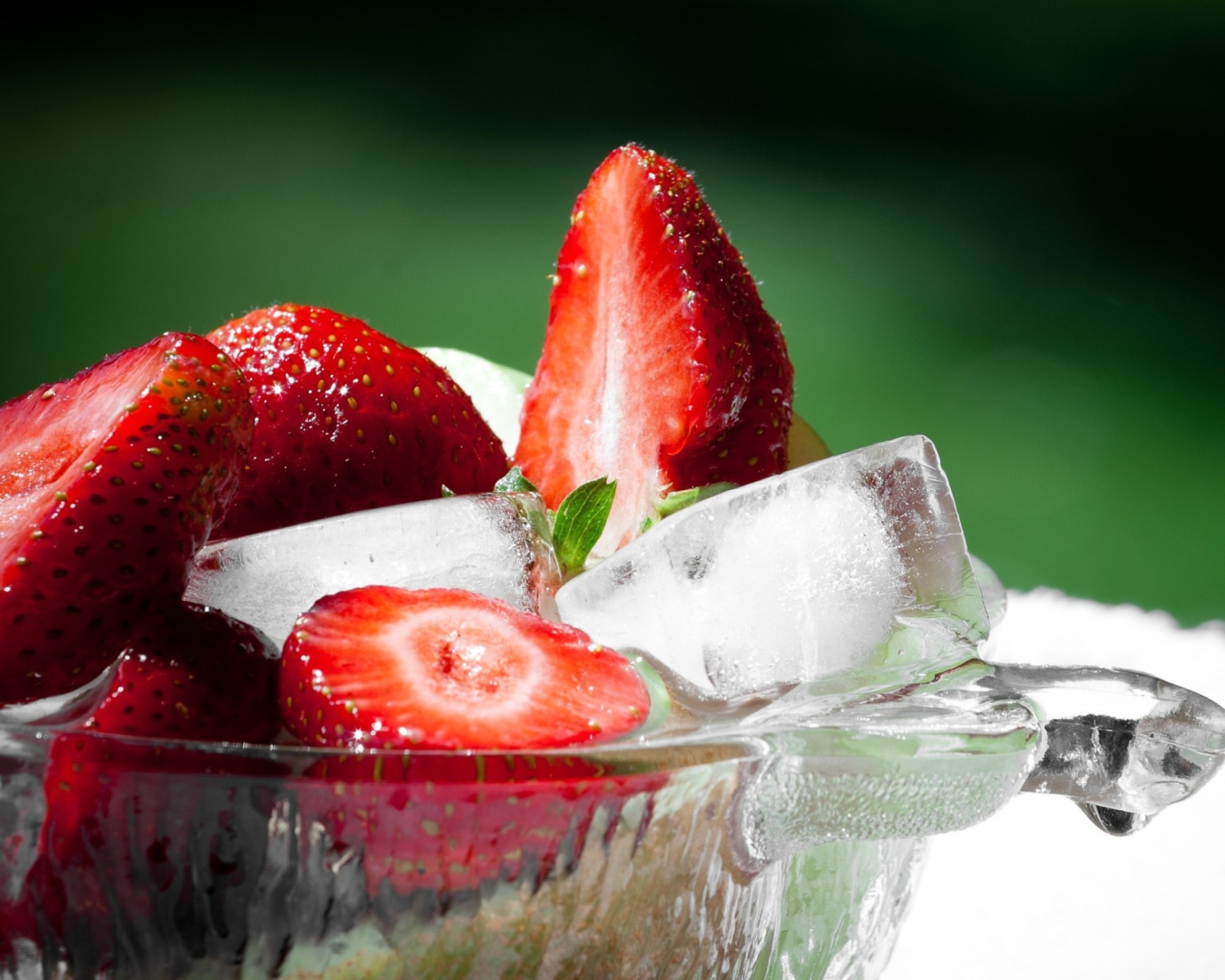 Strawberry And Ice screenshot #1 1600x1280