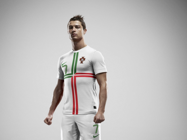 Das Cristiano Ronaldo Wallpaper 640x480
