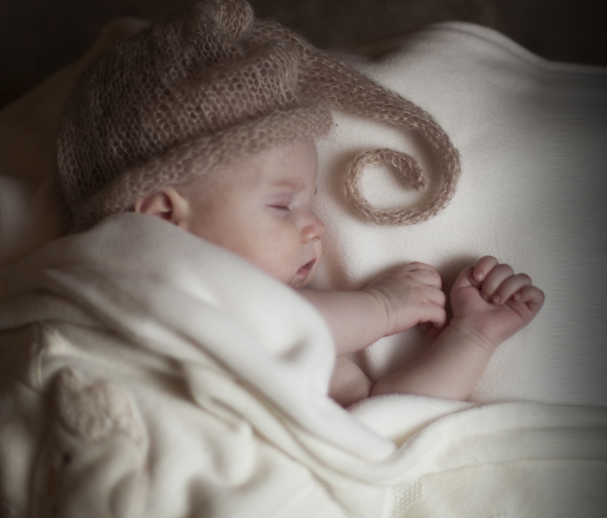 Fondo de pantalla Cute Baby Sleeping 1200x1024