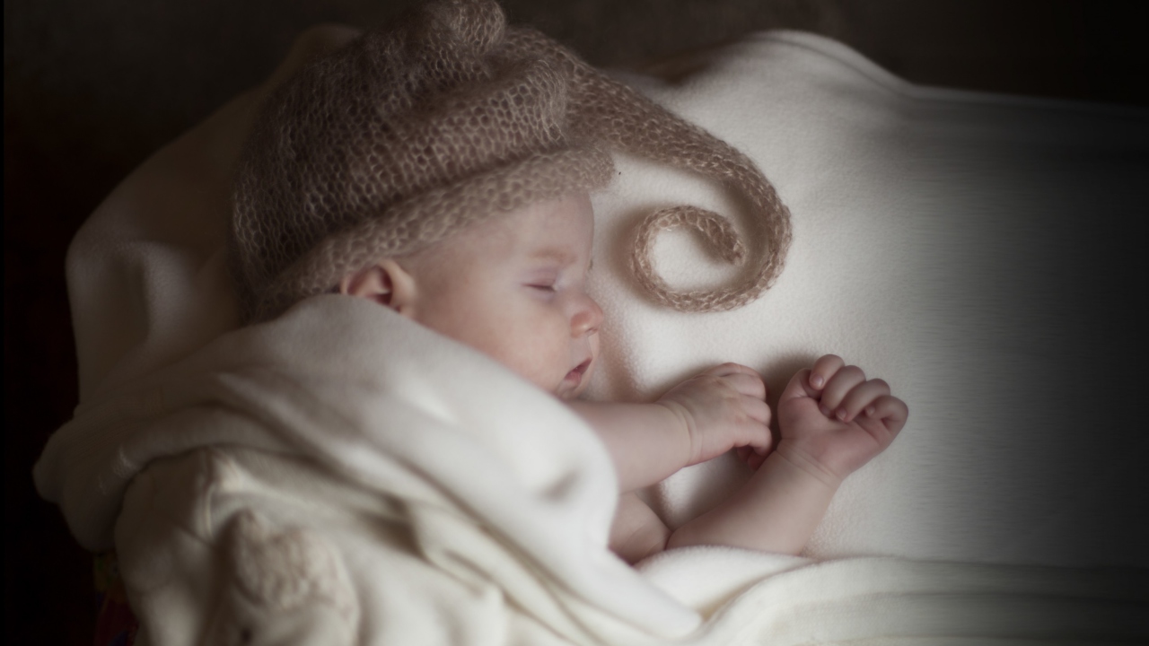 Das Cute Baby Sleeping Wallpaper 1280x720