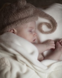 Fondo de pantalla Cute Baby Sleeping 128x160