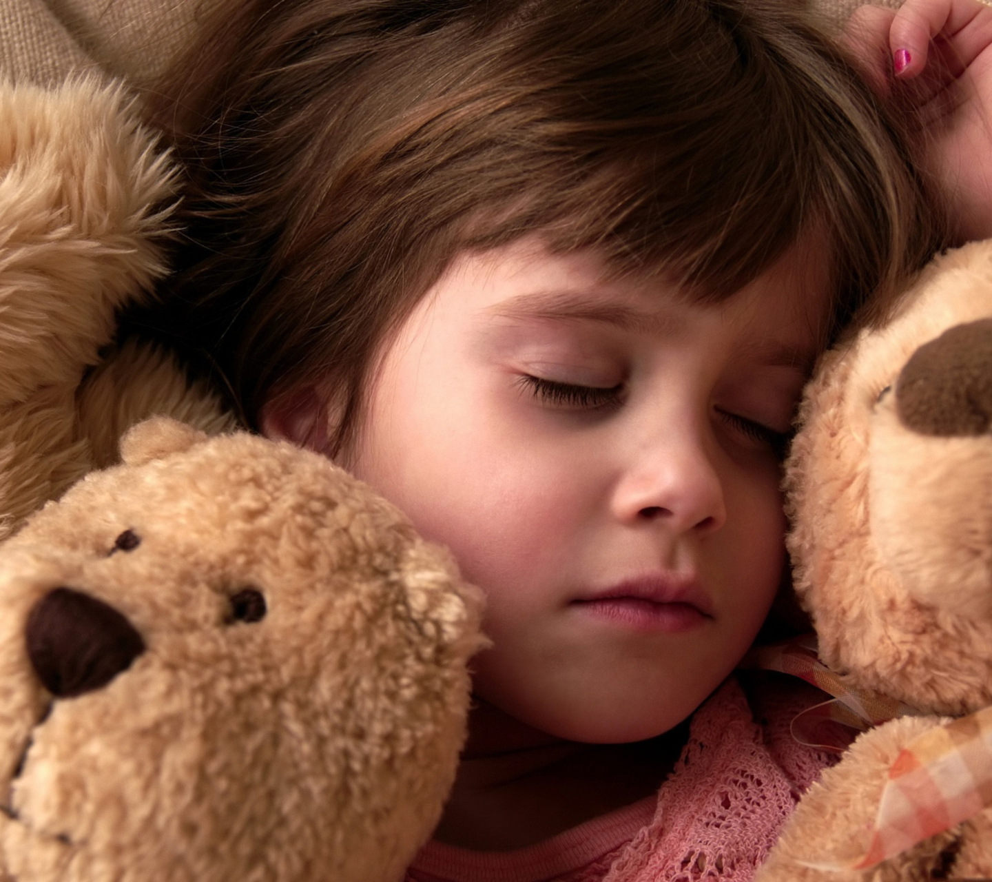 Обои Child Sleeping With Teddy Bear 1440x1280