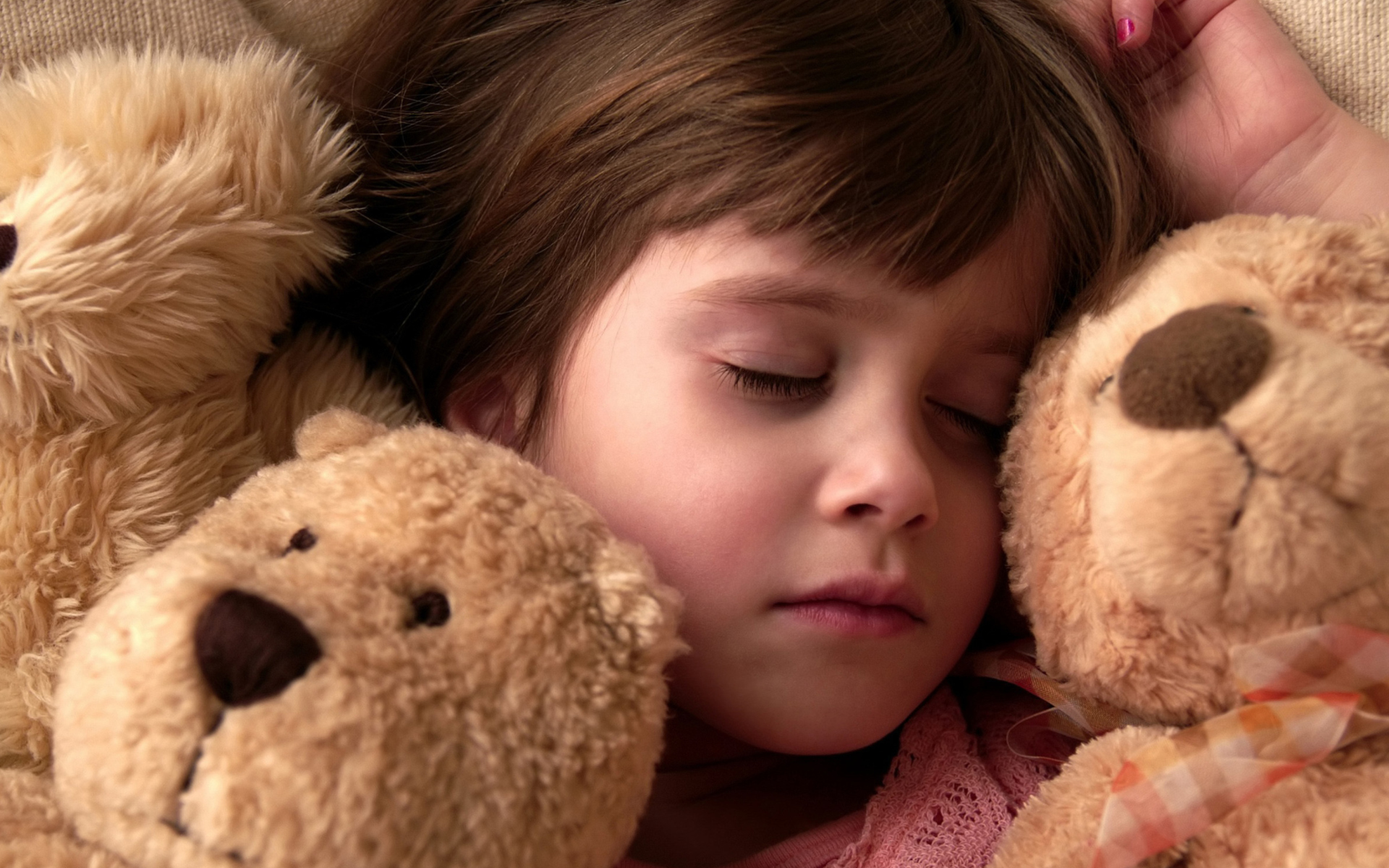 Обои Child Sleeping With Teddy Bear 1920x1200