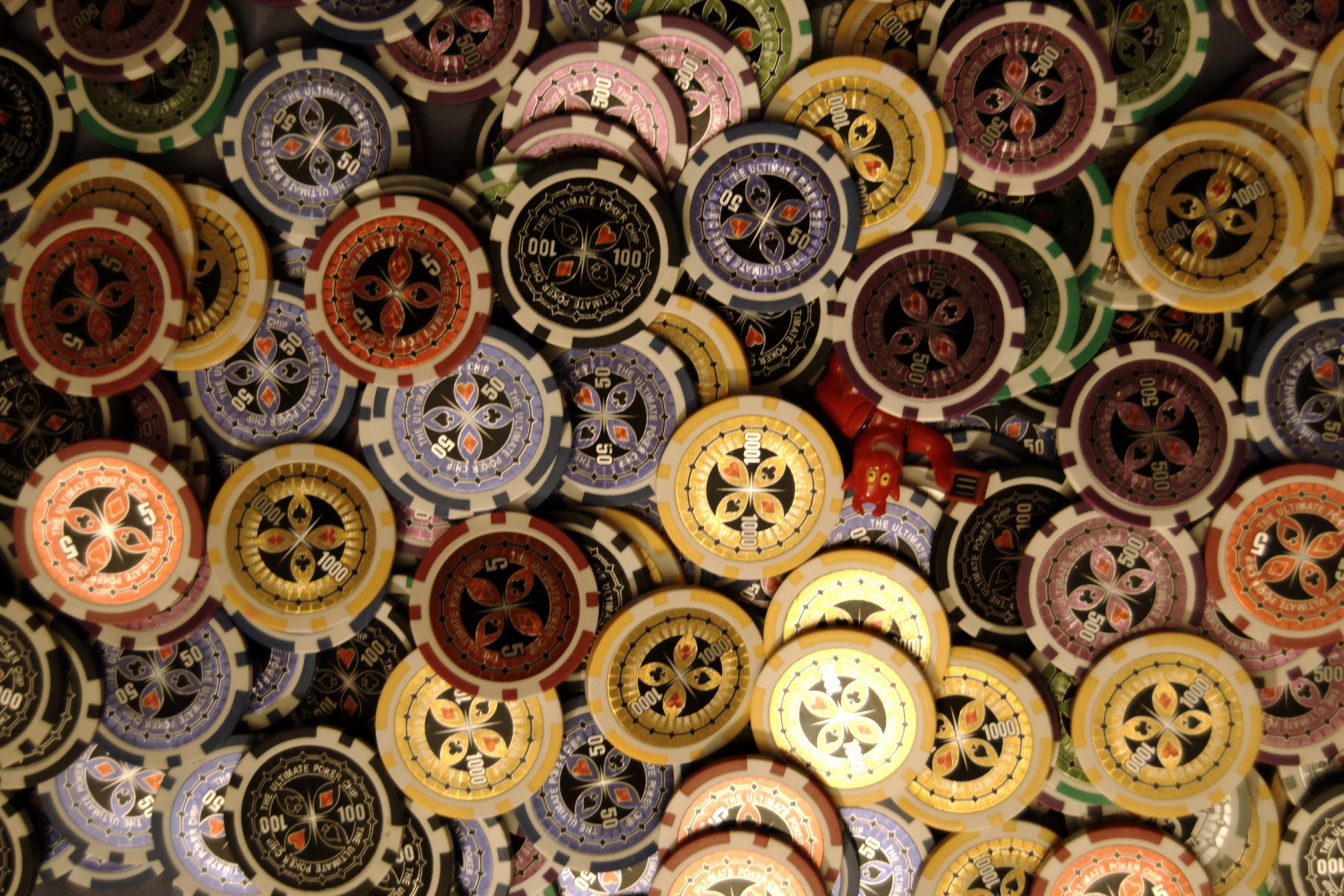 Das Casino Token Wallpaper 2880x1920