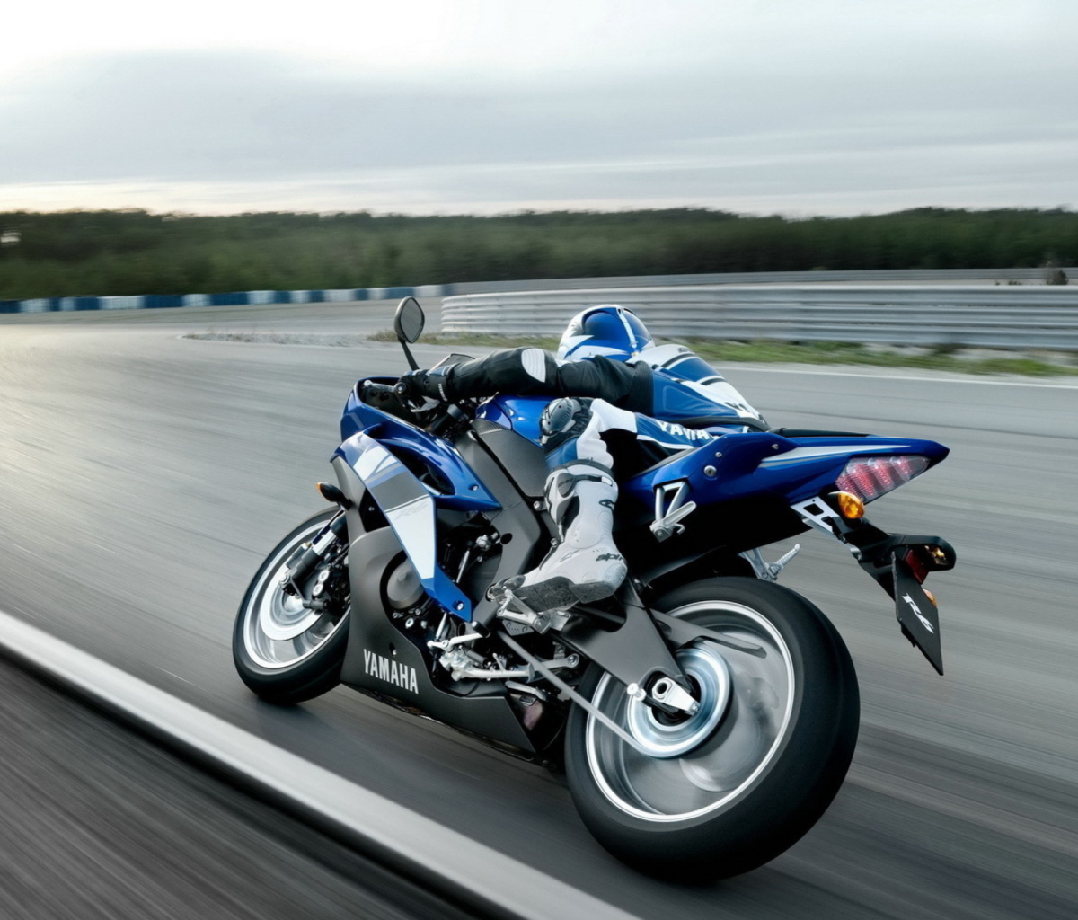 Yamaha Bike wallpaper 1200x1024