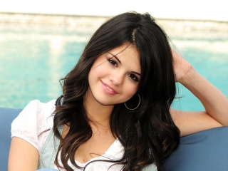 Обои Selena Gomez 320x240