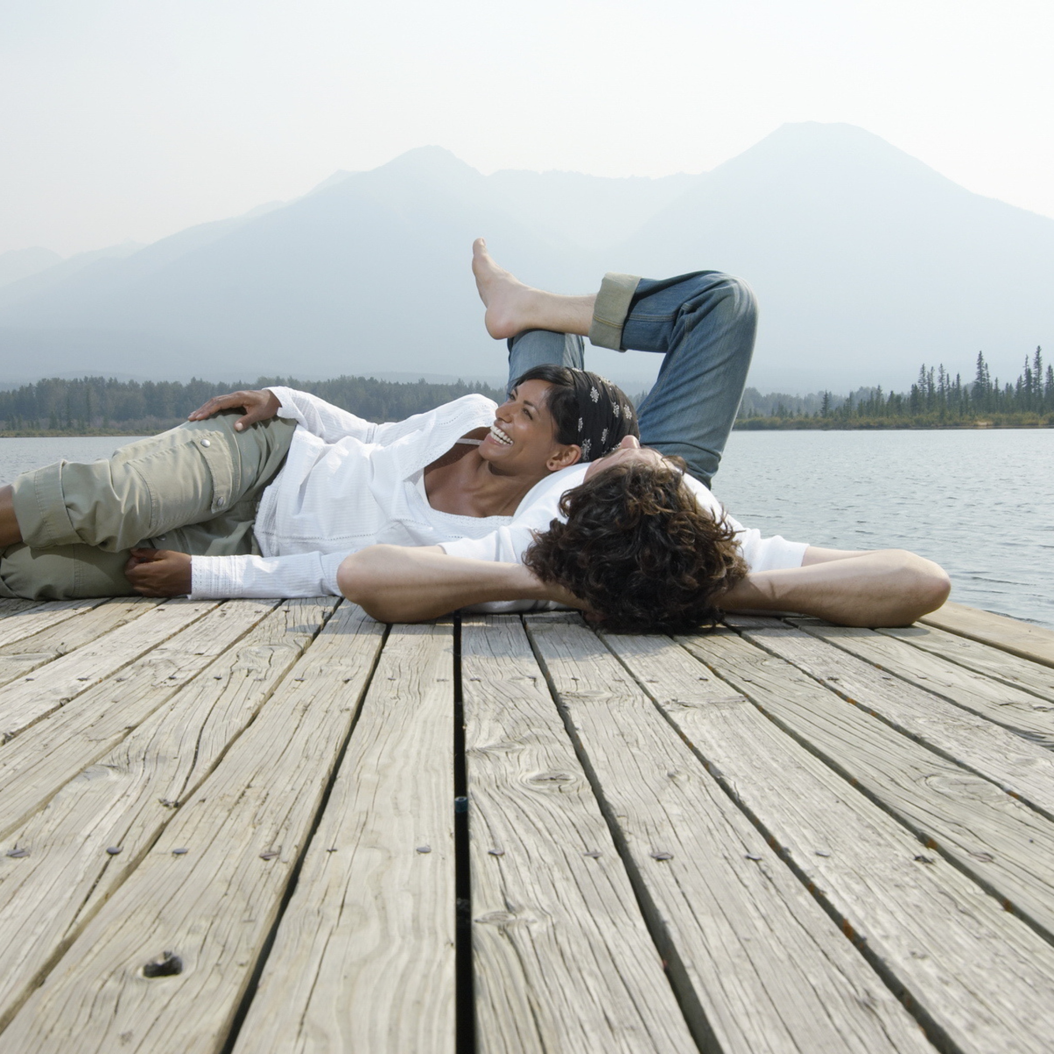 Couple On River wallpaper 2048x2048