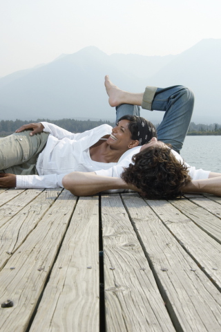 Couple On River screenshot #1 320x480