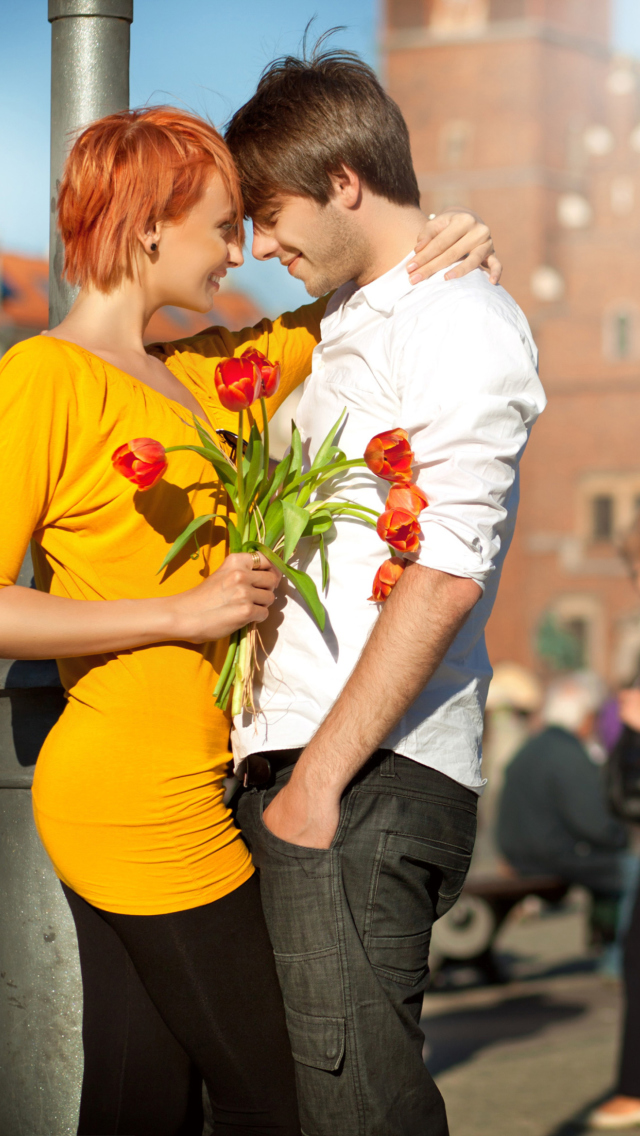 Romantic Date In The City wallpaper 640x1136