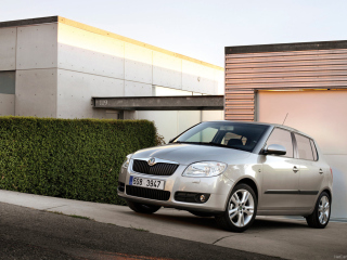 Skoda Fabia wallpaper 320x240