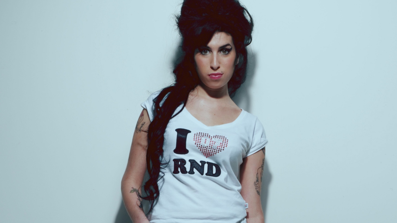 Обои Amy Winehouse 1280x720